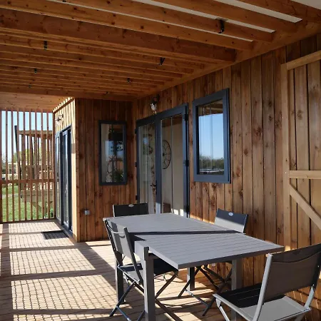 Le Village De Cottages - Le Pole Du Cheval Et De L'Ane Lignières Exterior foto